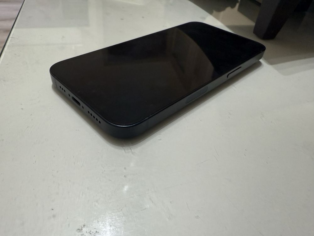iPhone 13 256 gb black Като нов!