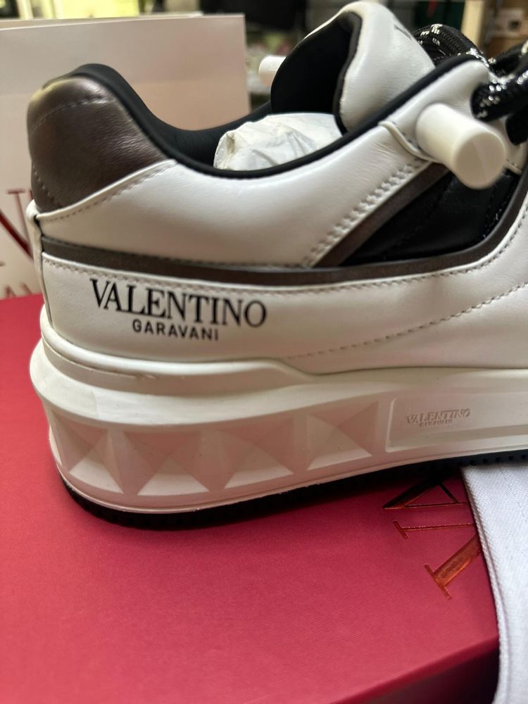 Adidasi Valentino Garavani One Stud