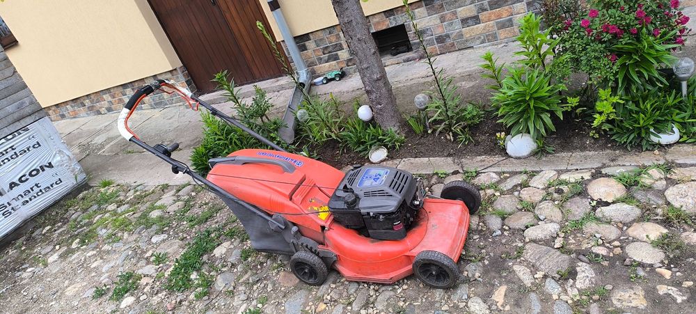 Mașină de tuns iarba Husqvarna XTL 45