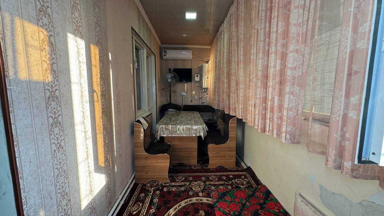 Киргили Гулшан магазини 4 хонали квартира сотилади.ID: 1257