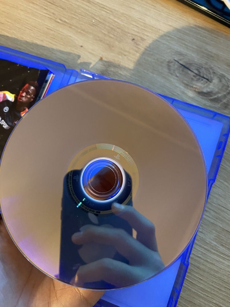FIFA22 & FIFA20.