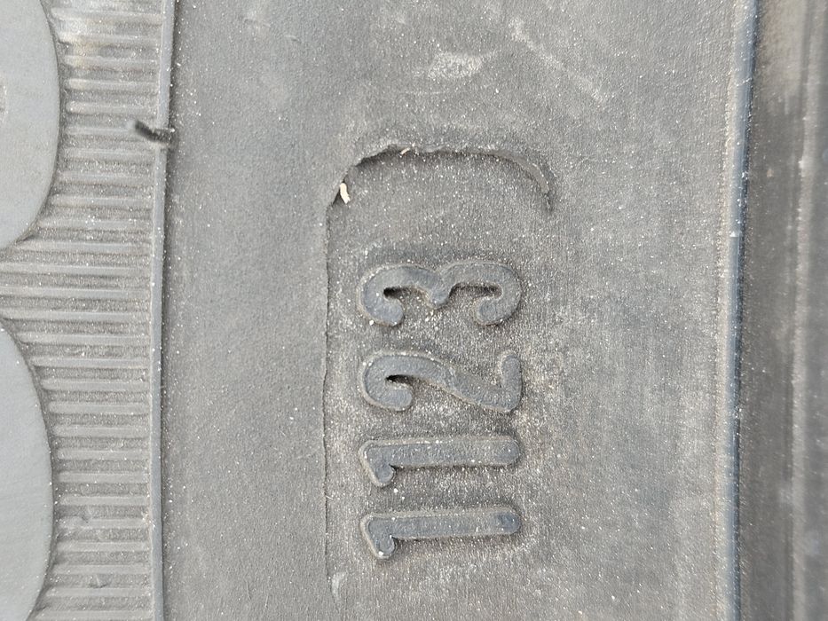 Vând anvelope iarna 225/50/17 225/50r17 Fulda