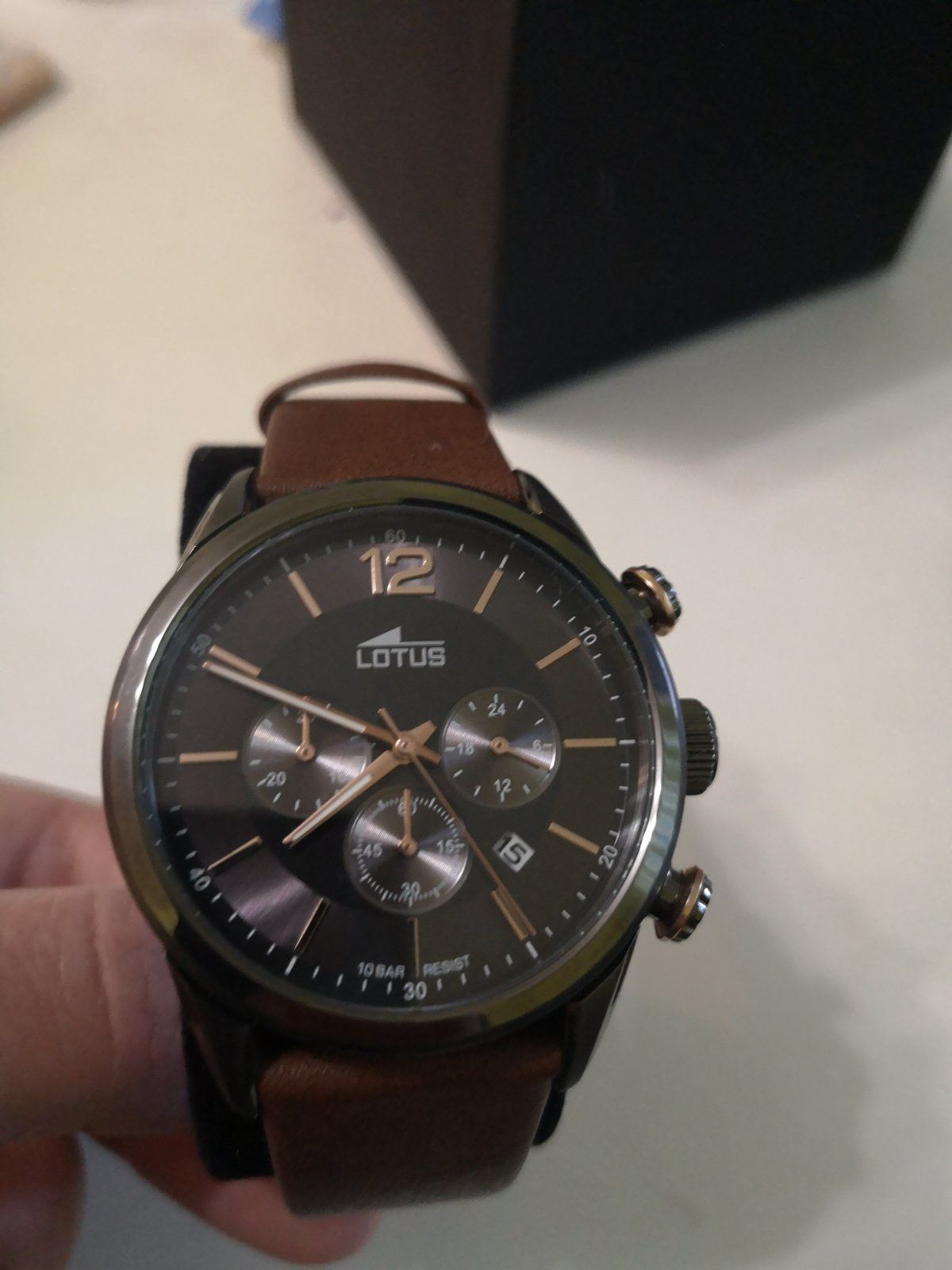 Часовник Lotus Chrono