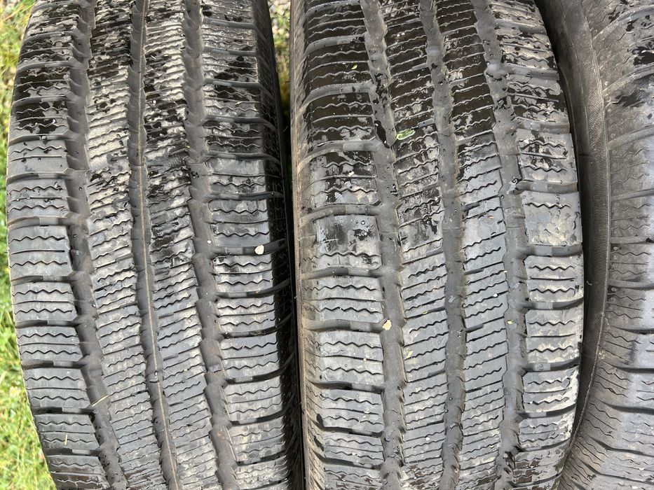 Anvelope de iarna 225/75/16 C