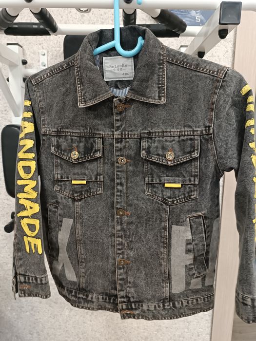 Куртка джинсовая