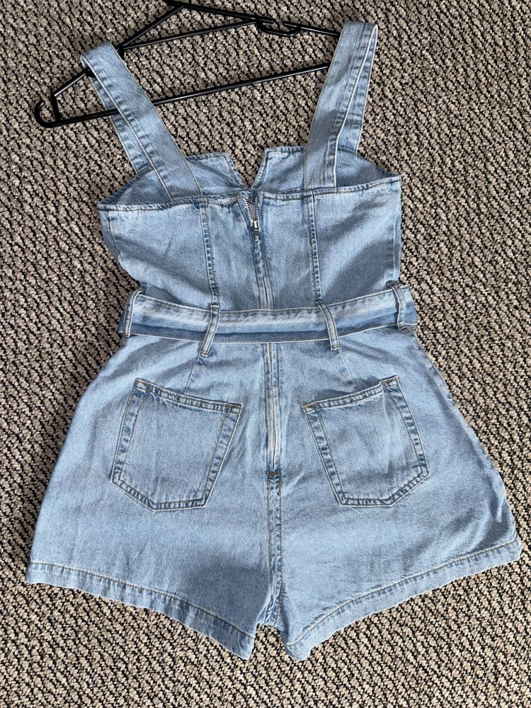 Salopeta blugi Katy Perry x ABOUT YOU Denim