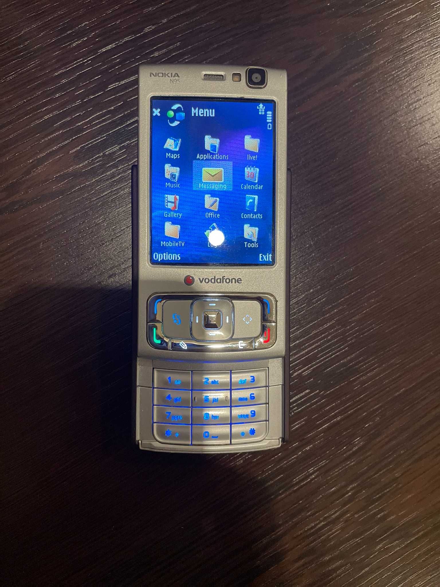 Nokia N95 8GB + Зарядно