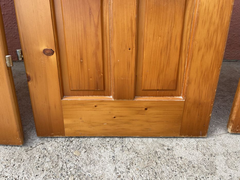 Uși interior lemn masiv cu toc, rame, geam sablat ~ mai multe buc.