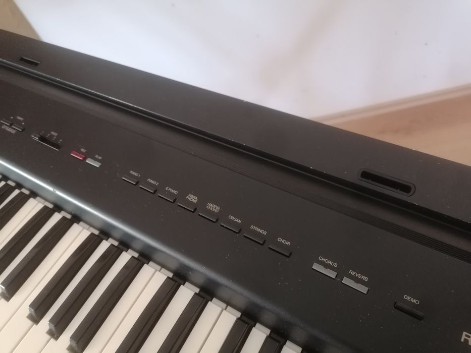 Roland EP-7 II pian digital dinamic orga