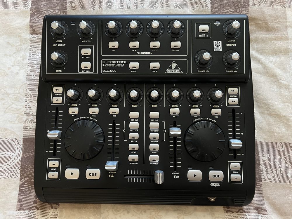 Behringer B-Control Deejay BCD3000 USB Midi Controler Конзола