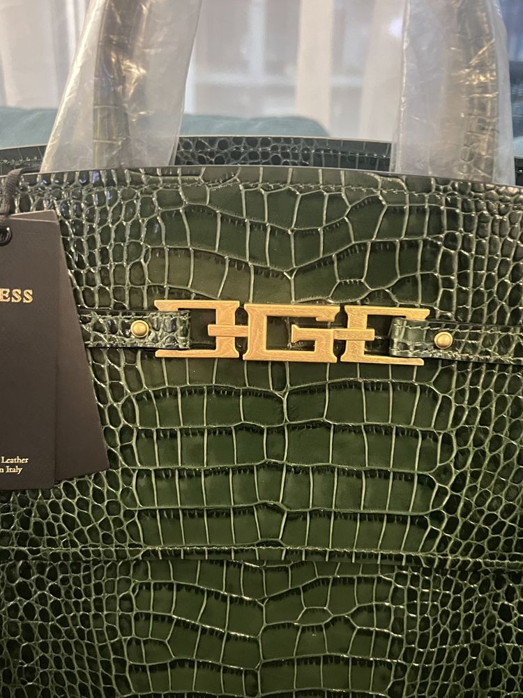 Guess Cristina real leather. 100% оригинал.Нова с всички етикети!
