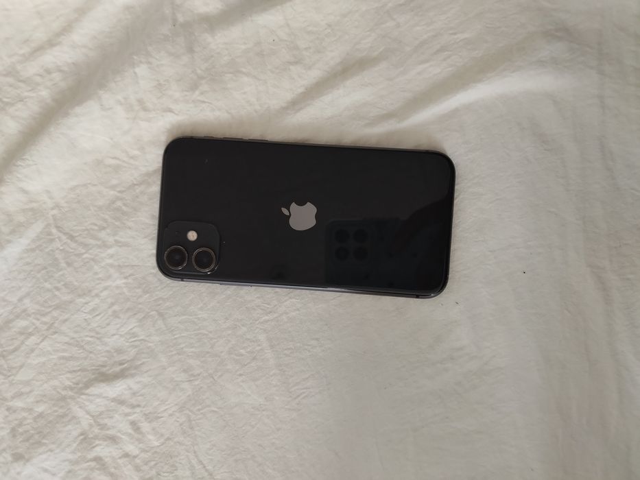 Айфон 11/64  телефон