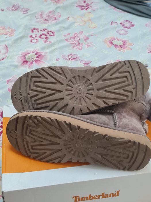 Cisme UGG nr 40 foatre buna.