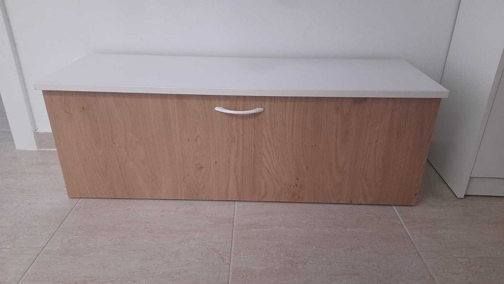 De vanzare cuier si dulap de hol
