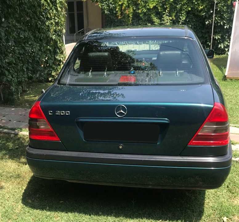 Mercedes C200 в отличном состоянии 1996 года