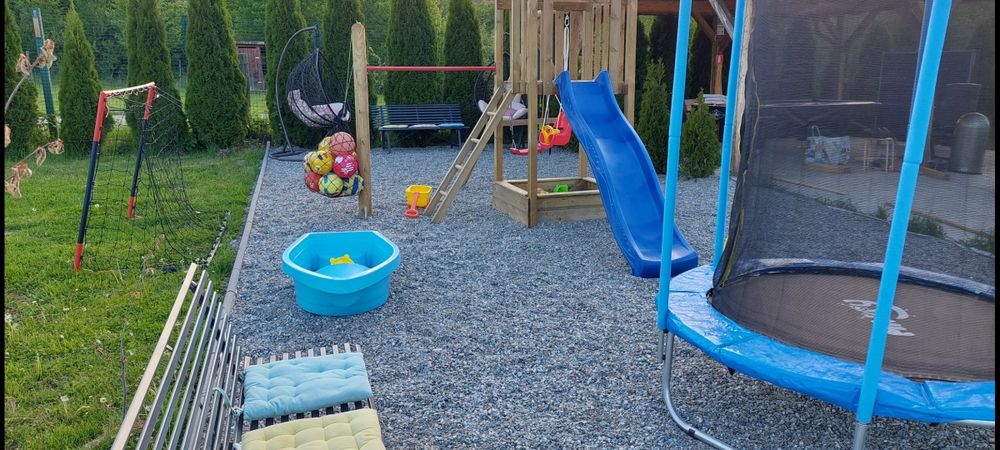 cabana casa dia are și loc de joaca,ideal ptr evenimente