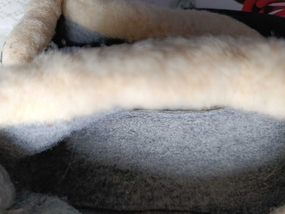 Пантофи  естествен велур, вълнен хастар и стелка, агнешка вълна