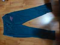 Vand pantaloni nike 2 buc