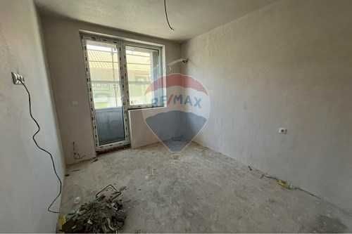 Продава се Тристаен апартамент в Шумен, Пазара - 92 кв.м за 1150 €/кв.м - Снимка #5