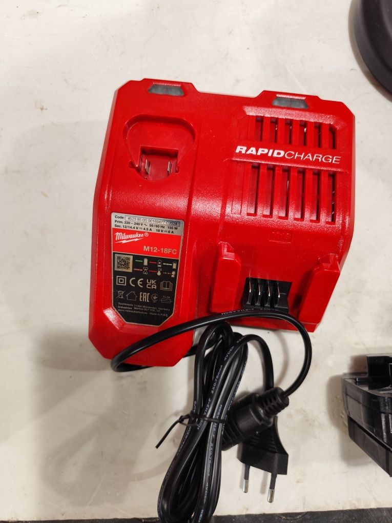 Безчетков акумулаторен ъглошлайф Милуоки Milwaukee M18 FSAG125XB + 5Ah