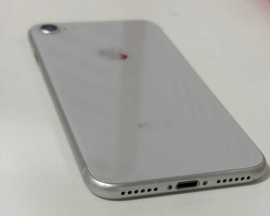Продавам Apple iPhone 8 64GB