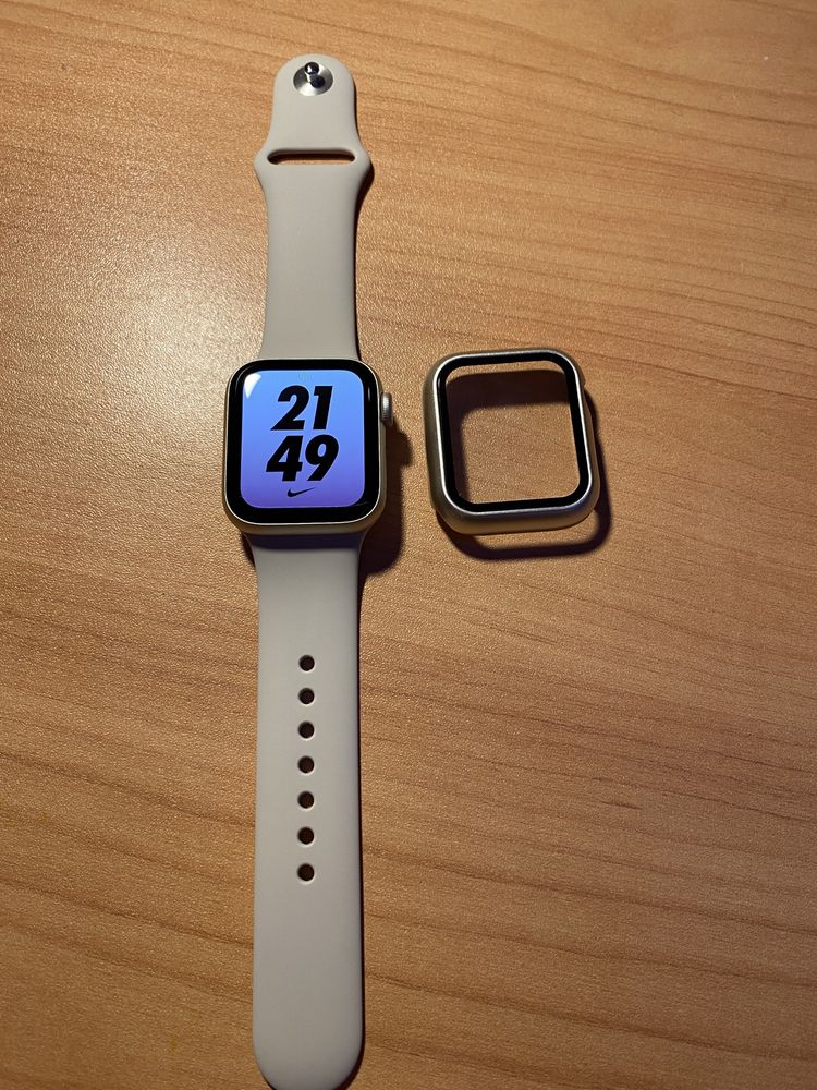 Apple Watch SE Starlight 40MM