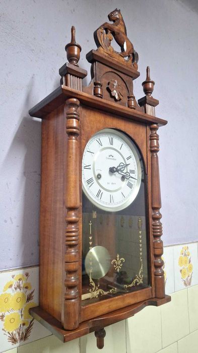 Ceas mecanic cu pendul si ornament cal.