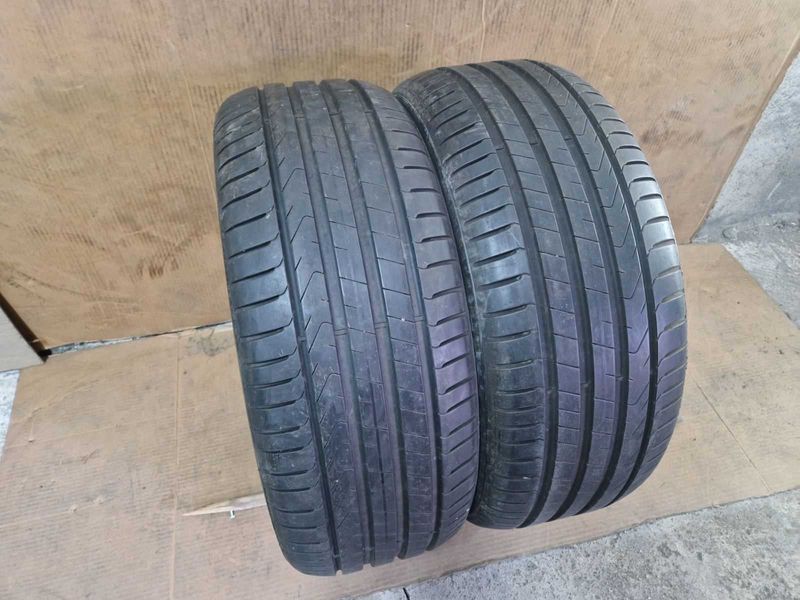 2 Pirelli R19 255/45 Anvelope de vară Dot3322