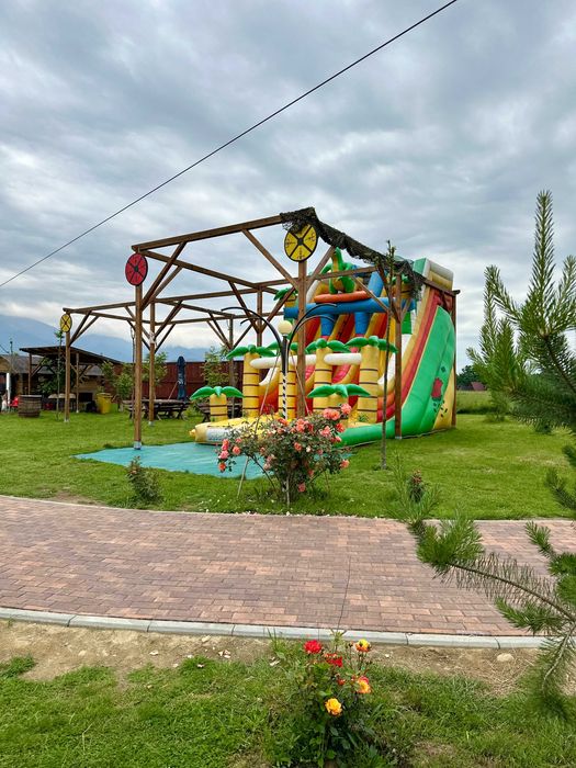 Tobogan gonflabil – pentru evenimente, parc de joacă sau petreceri!