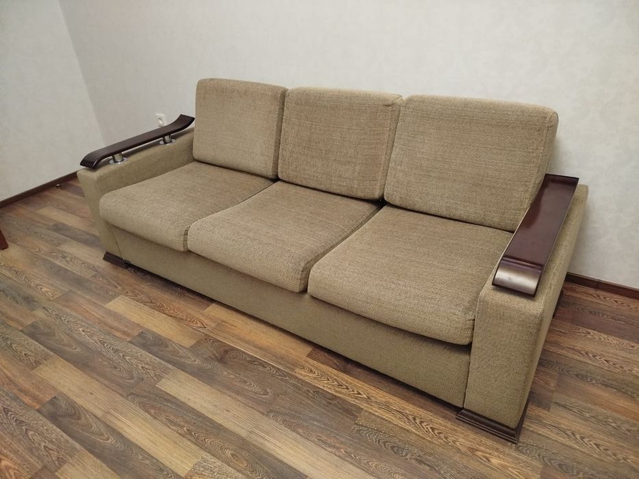 Продаю диван в отличном состоянии