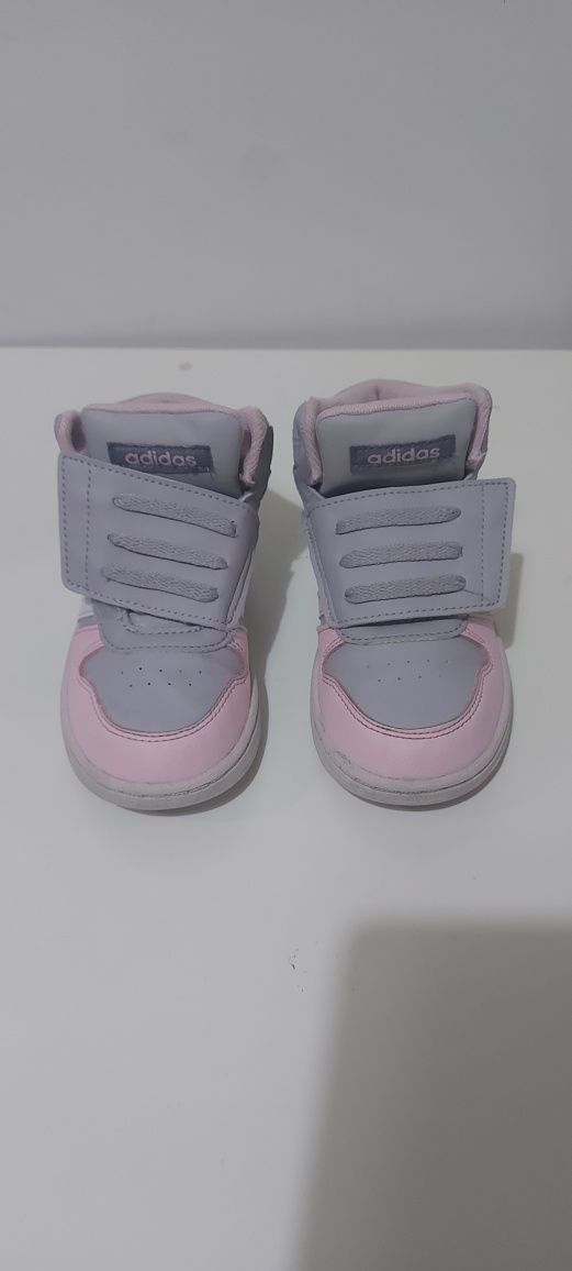 Детски маратонки ADIDAS размер 26.5