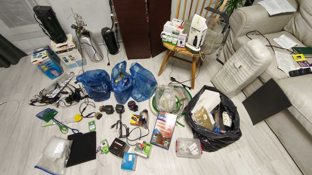 Vand set complet acvariu 60L cu filtre EHEIM, butelie CO2, Led, urgent