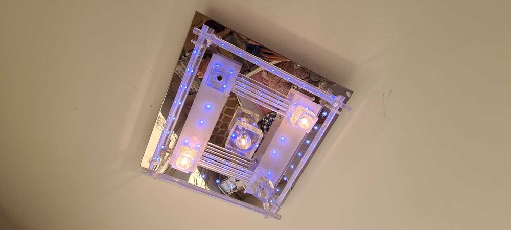 lustra cu LED si multifunctiuni