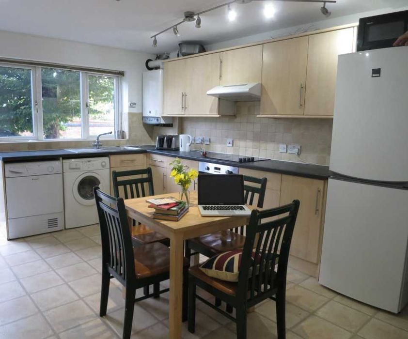 Дава се под наем Двустаен апартамент в София, Център - 65 кв.м за 357 € - Снимка #2