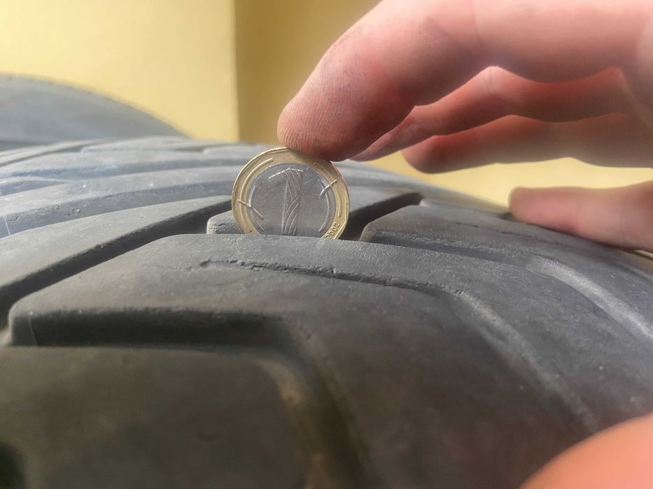 Продавам летни гуми Yokohama 275/50R20