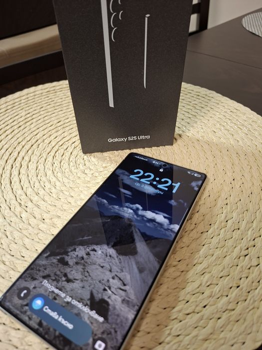 Продавам SAMSUNG s 25 ULTRA