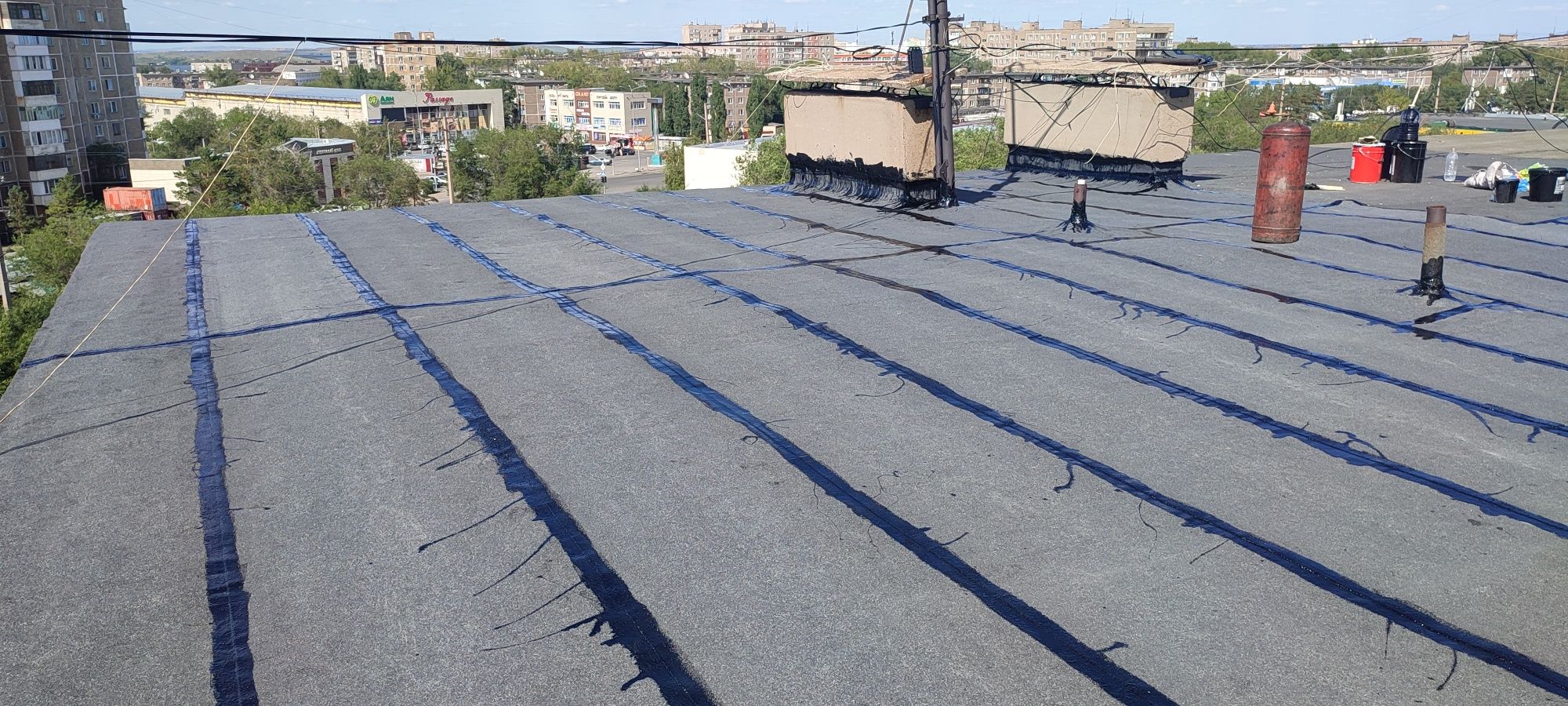 Покрытие и ремонт крыши.