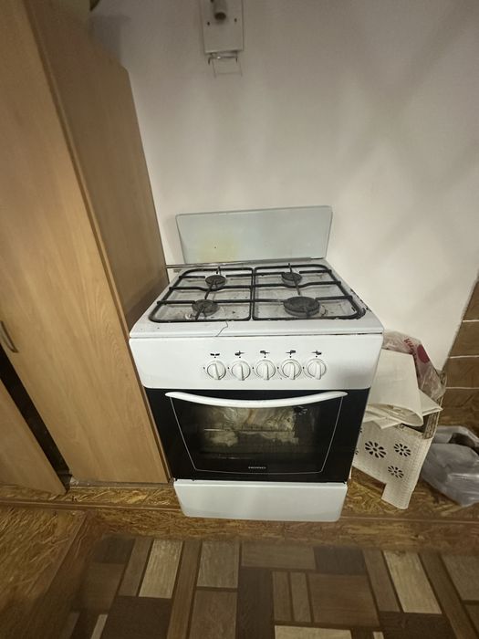 Продаю газовую плиту