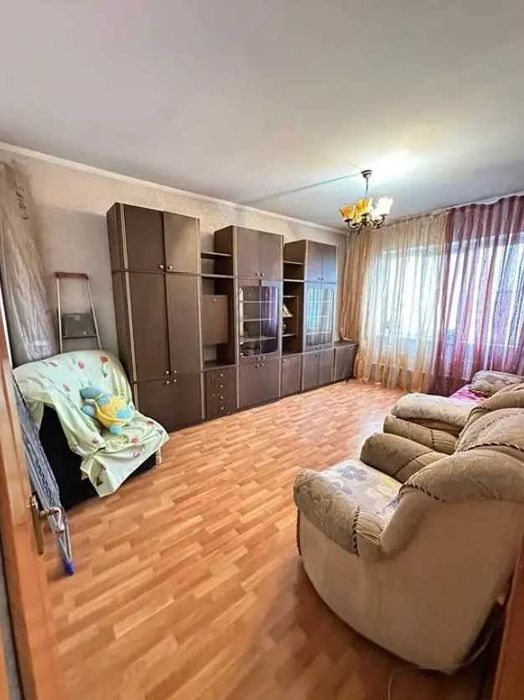 Продается 4 комнатная в Аксае-1, Толе би Момышулы