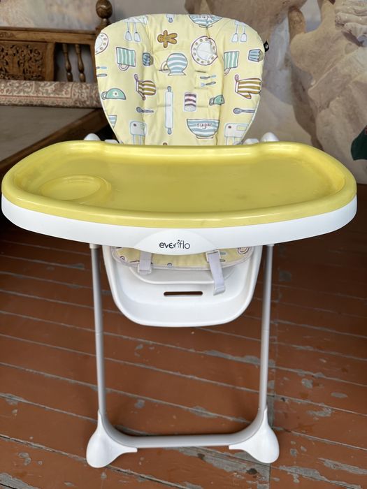 Детский стульчик для кормления