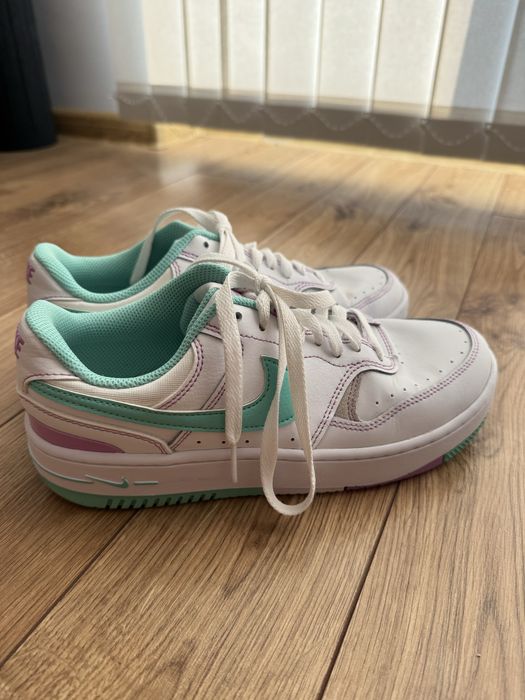 Дамски NIKE р.38,5 (24.5 см стелка)