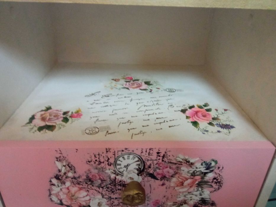 Реновирано нощно шкафче