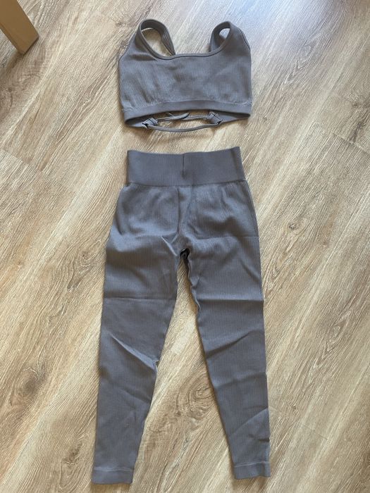 Спортен дамски сет/ фитнес сет/ М размер