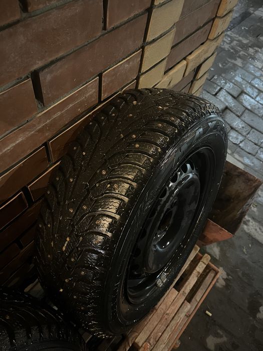 зимние шины + диски r15