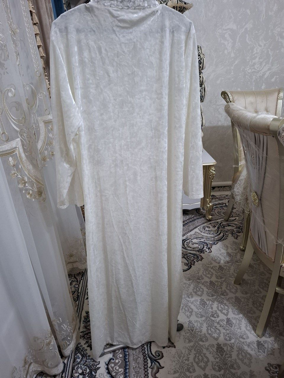 Abaya oq barxotniy