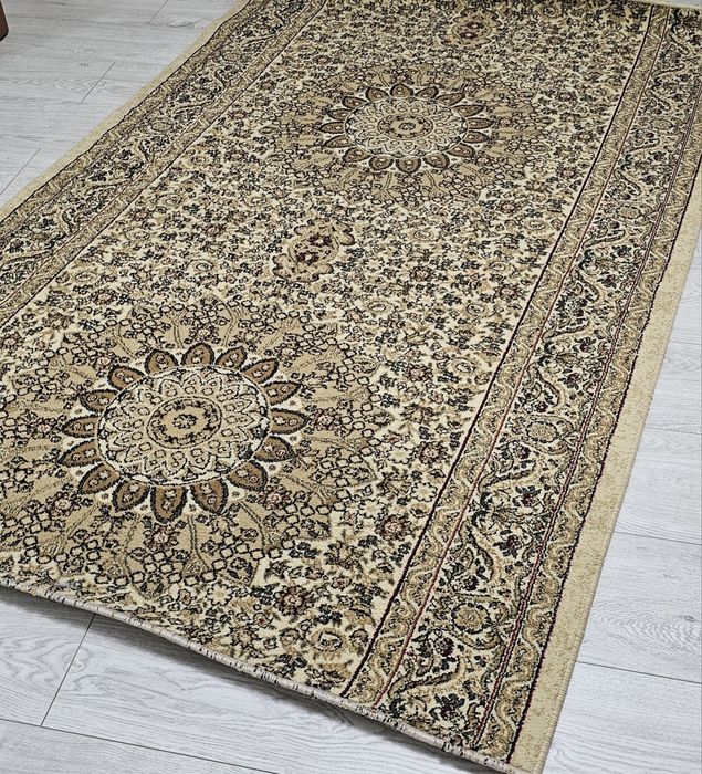 Продаётся ковёр.