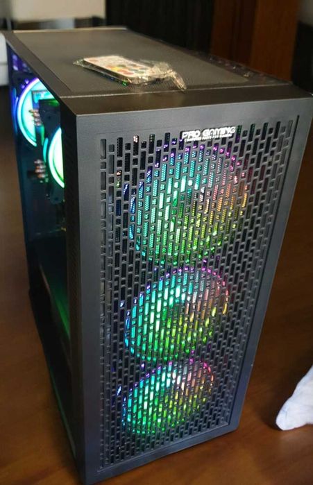 Calculator Gaming I7 7700, 32GB DDR4, VGA RX580 8GB DDR5, SSD256, 1TB