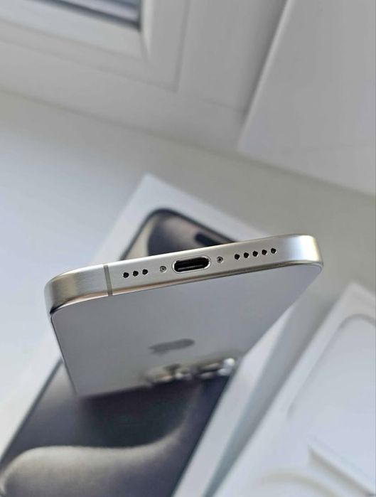 Vand / Schimb 15 Pro 256 GB White