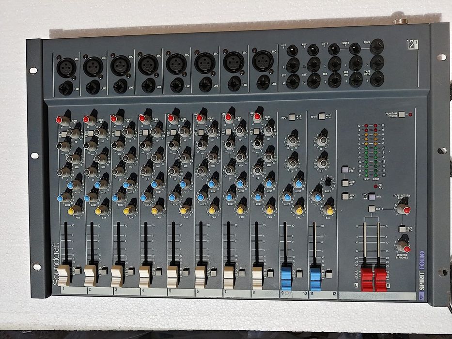 Soundcraft Spirit Folio 12 2 mixer profesional
