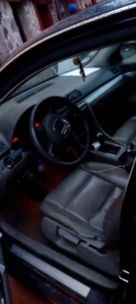 Audi a4b7 schimb microbuz  plus diferența  din partea mea